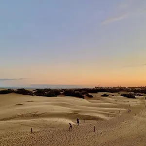 Dunas De Maspalomas Y El Mar A Un Paso San Bartolomé